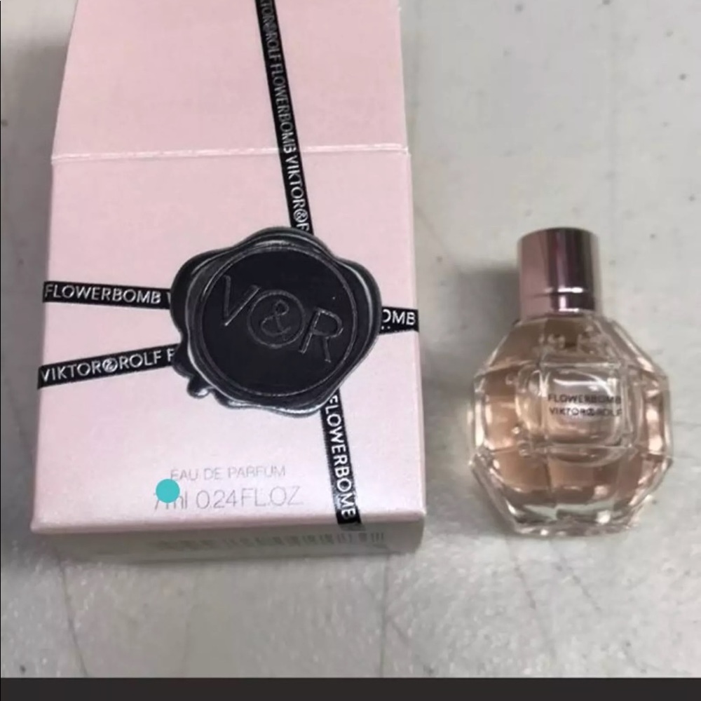 Flowerbomb viktor Rolf Parfum New In Box